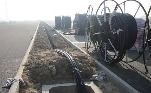 现代通信网络建设指南:玛曲光缆施工全流程技术解析与质量控制 现代通信网络建设指南:玛曲光缆施工全流程技术解析与质量控制